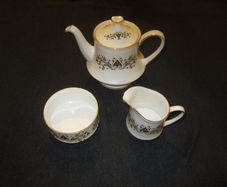 Royal standard T pot, sugar bowl and jug