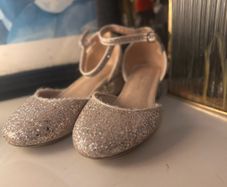 Girls Next formal gold glitter shoes size 2