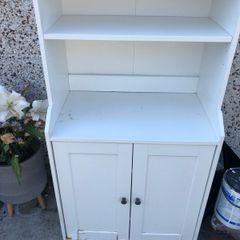 Free Storage Cabinet / Storage Unit