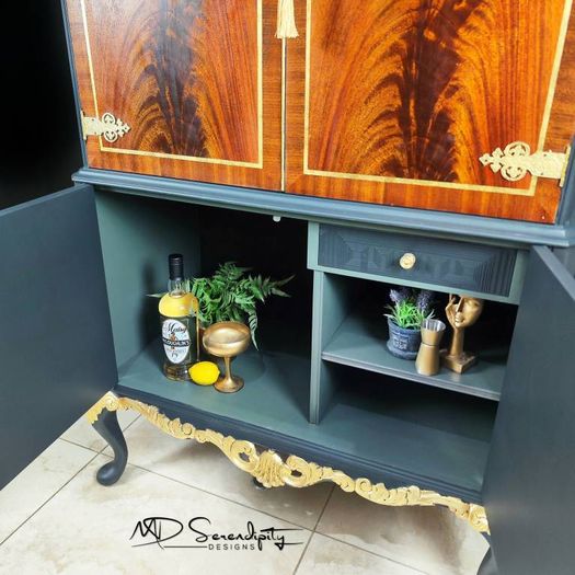 Drinks Cabinet/ Cocktail Cabinet