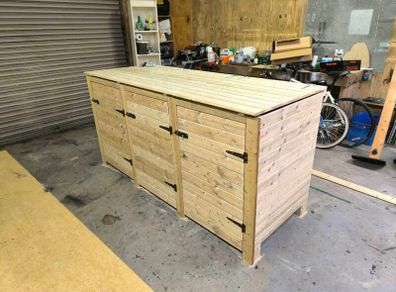 Bin shed (3 bins)