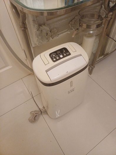 Eazy Dehumidifier