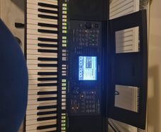 Yamaha PSR S750