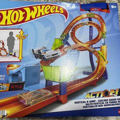 Hot wheels track