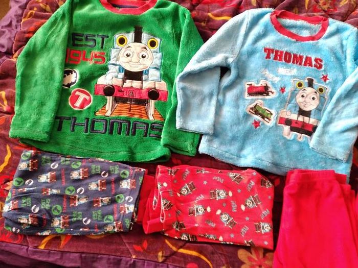 Very Large bundle boys clothes age 3 to 4 years.
