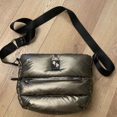Pepe moll metallic puffer crossbody handbag