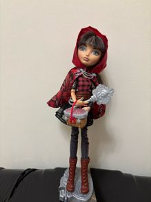Ever After High Cerise Hood