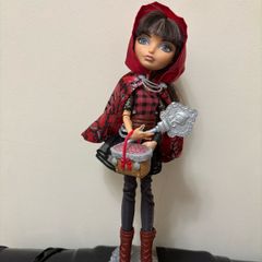 Ever After High Cerise Hood