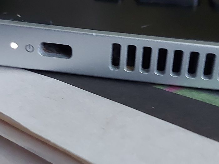 HP Laptop, TPN-W125, Intel Core i3-7100U CPU, 2.4GHz, 8GB Ram, 118GB SSD, Windows 10, Microsoft Edge, Chrome and VLC