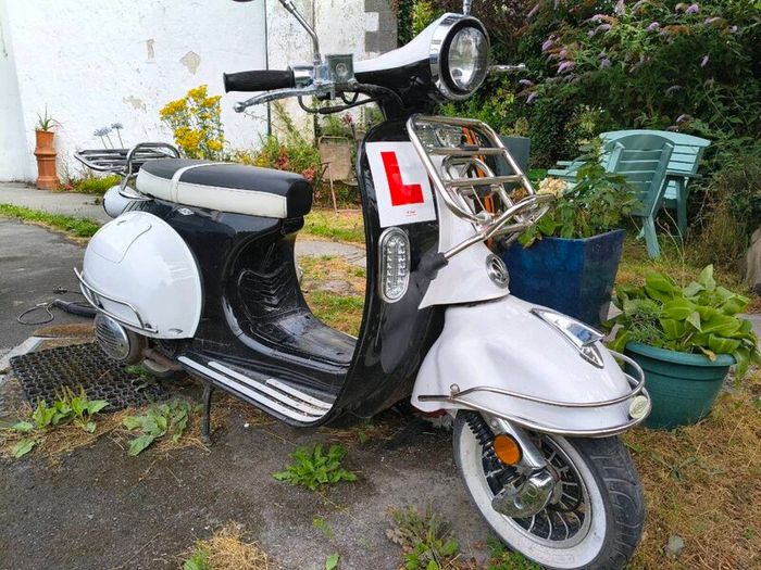Scooter AJS modena