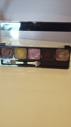 Nyx Glitter Cream Palette