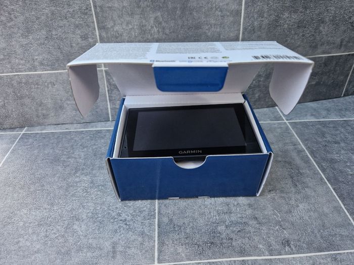 Garmin Nuvi  2599 LMT-D Sat Nav with extras