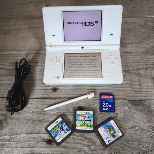 Nintendo DSi Arctic White Console with New USB Charger, 3 Great Games ,Clean