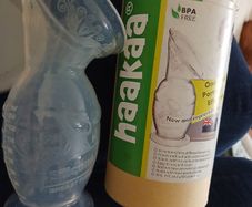 Haakaa breast pump, lid, stopper