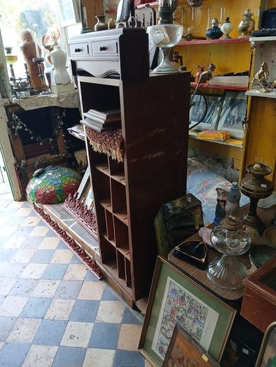 Pigeon hole cabinet