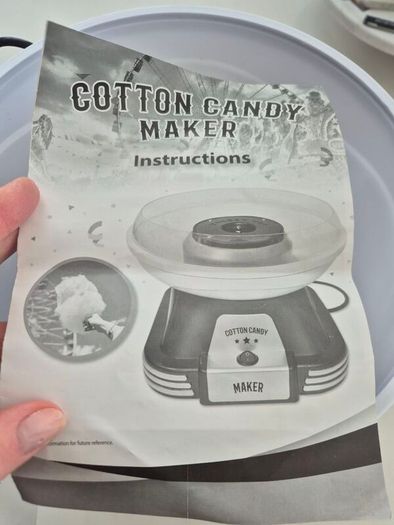 Cotton candy maker