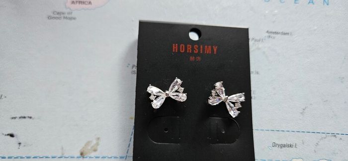 Horsimy Diamante Bow Stud Earring