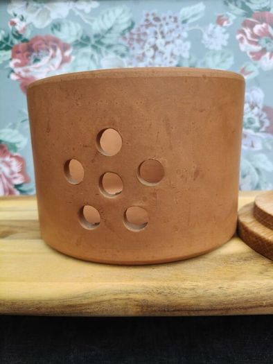 Vintage Suffolk Terracotta Onion keeper