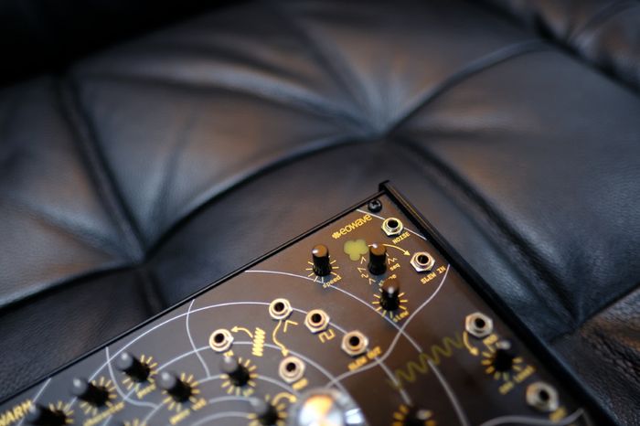 EOWave Quadrantid Swarm Synth
