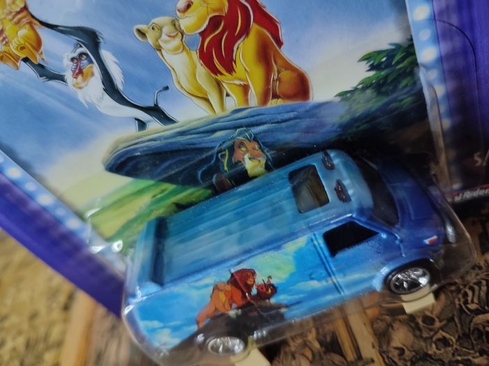 Custom GMC Panel Van ! The Lion King ! Hot Wheels Premium ! 2011 ! Disney ! Mattel !