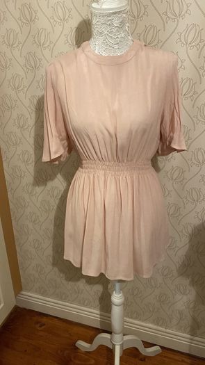 Top salmon pink