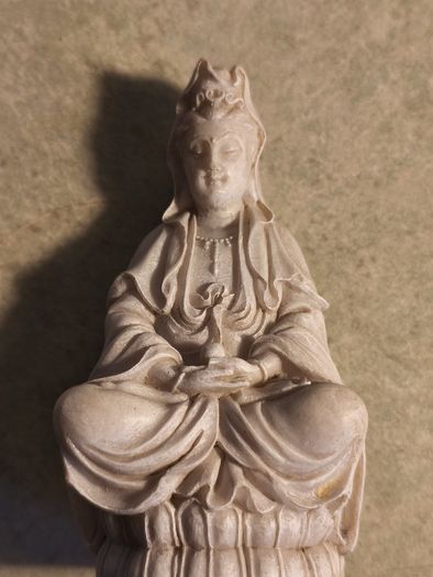 Vintage Chinese Buddhism Quan Yin Kwan-yin White Resin.