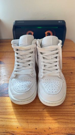 Air Jordan 1 Mid Triple White Size UK 8.5 (EUR 43)