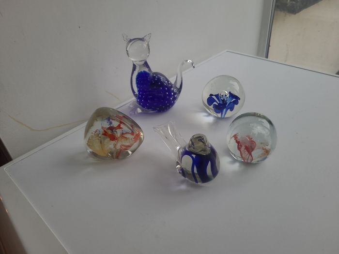 Stylish Vintage Paperweights x 5