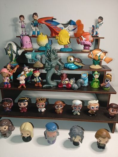 Collection Of Disney Figures Doorables, Jake , Sleeping Beauty, Nemo,Tomorrowland G/c