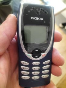 Nokia 8210