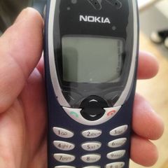 Nokia 8210