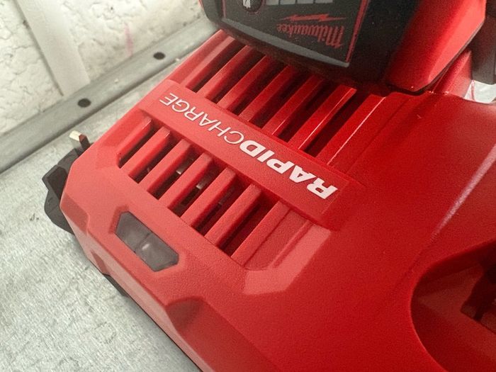 Milwaukee Rapid charge 5ah battery New