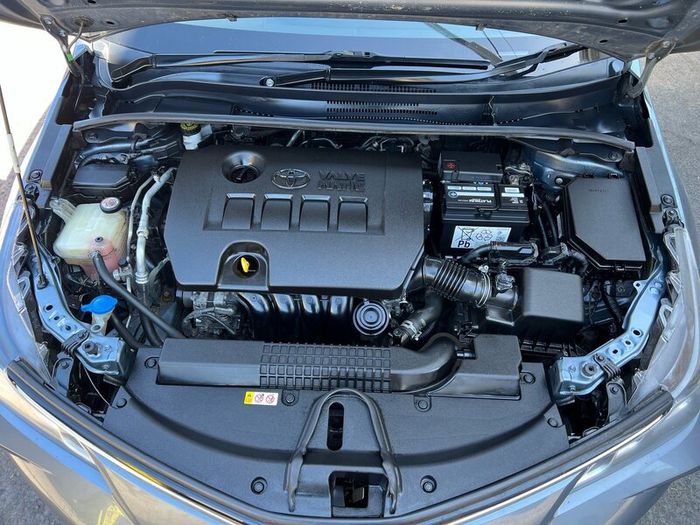 Toyota Corolla Aura 1.6 petrol