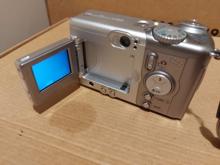 Canon PowerShot A80 Digital Camera, with carry case, working fine and in excellent condition
