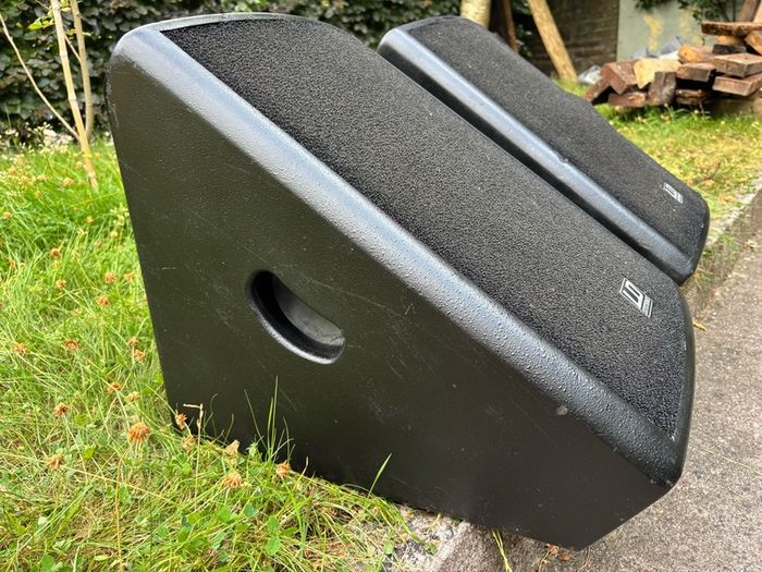 2 x LD systems monitors