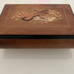 Ercalona music box jewellery box  - plays Edelweiss - with violin design - Italian made - 21.5cm long x 14cm deep x 7cm high