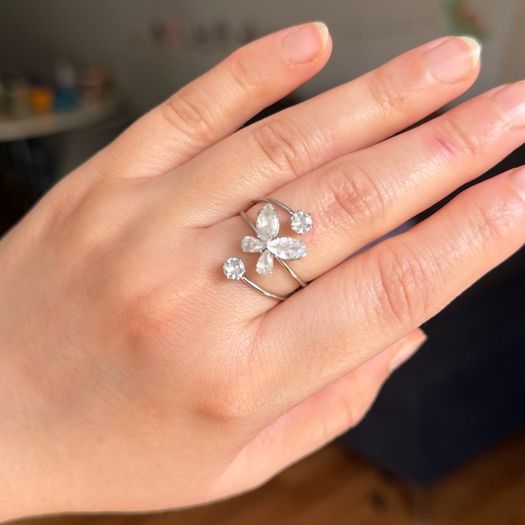 Elegant Floral Silver Ring