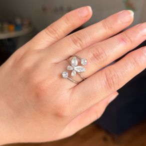 Elegant Floral Silver Ring
