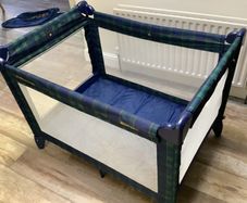 Travel cot