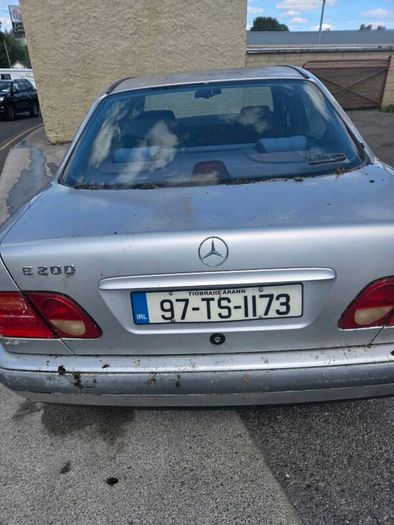 1997 Mercedes E200