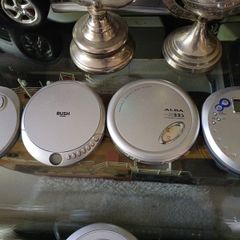 5 Portable compact cd player
