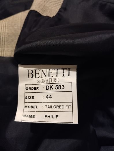 Benetti 3 Piece Tailored Navy Blue wool blend Suit