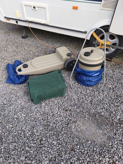2002 Compass Omega 2 Berth & all accessories