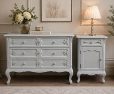 Beautiful Vintage Style Dresser Matching Bedside Table Complete Set