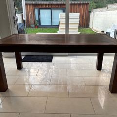 Top Quality Hardwood Dining Table