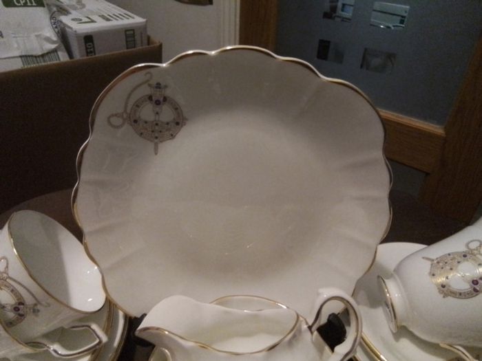 Royal Tara " Brooch" 21 Piece Teaset