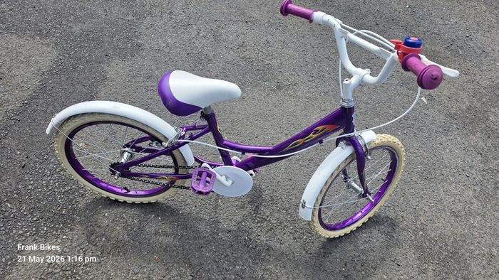 18inch Girls Bike   Purple and White  Like New