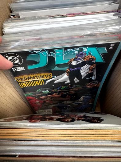 Marvel & DC Long Comic Box w 300 comics for Sale