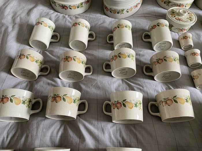 Wedgewood 'Quince' Dinner Service Set