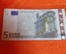 5 euro note